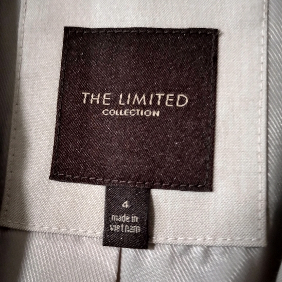 The Limited Collection ClassiBeige Blazer Size 4 Fully Lined Like New Condition - Picture 2 of 6